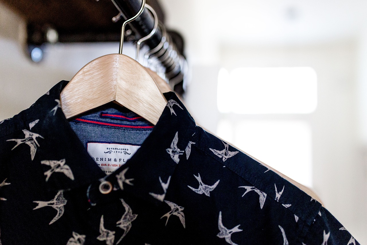 Markowa odzież second hand – styl i jakość w odpowiedzialnym wydaniu